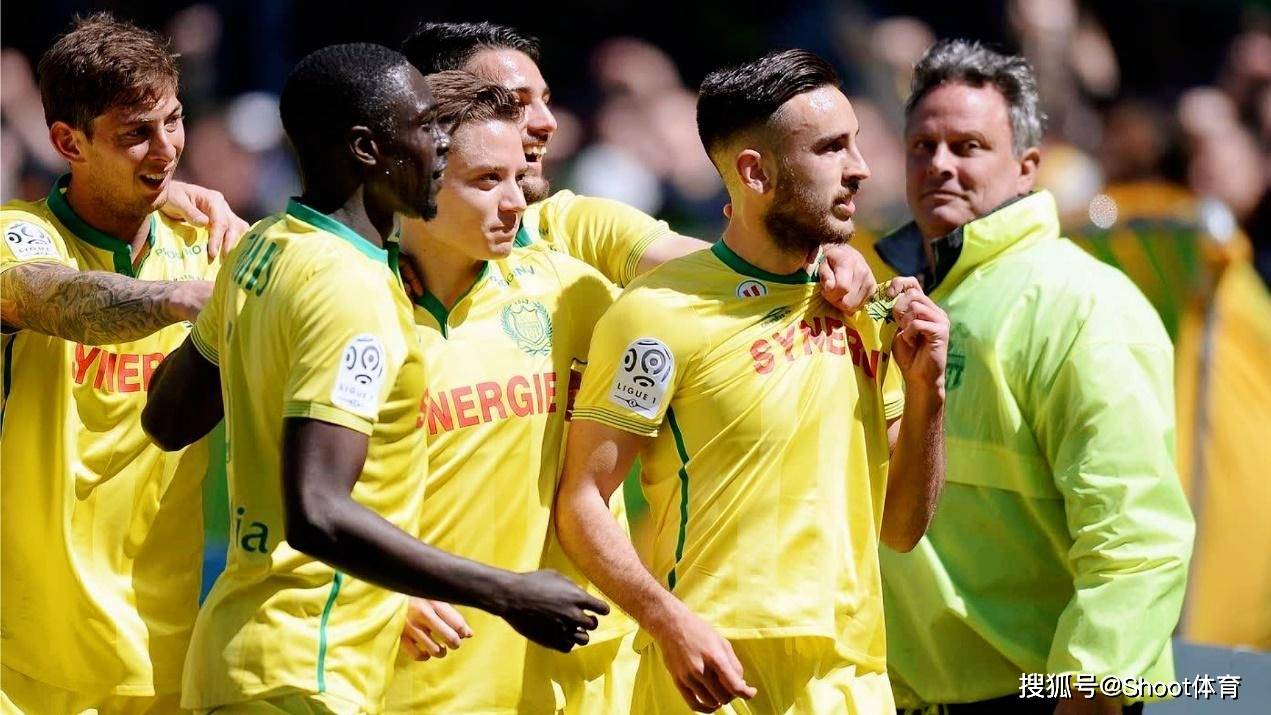 关于南特客场赛后排错名大巴,比赛事后,队员长久未出的信息 关于南特客场赛后排错名大巴,比赛事后,队员长久未出的信息