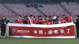 官方网站-中超赛场迫不及待展开争夺，球员表现引人关注的简单介绍